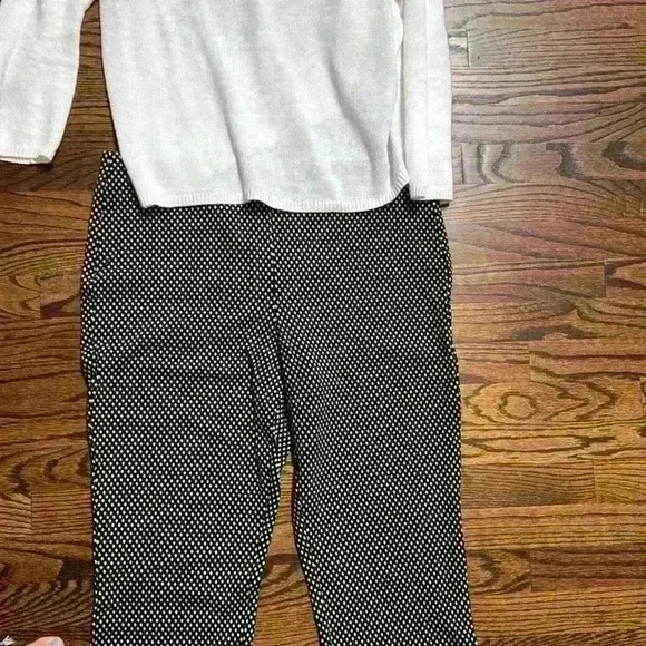 Chico's size 2.5R pull on pants Black background with white/gray diamonds - Picture 5 of 7